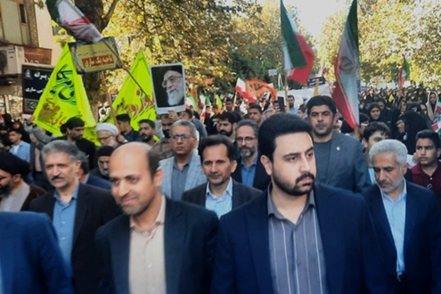 کارکنان شرکت شهرک های صنعتی مازندران همگام با همه اقشار و مردم شریف مازندران در راهپیمایی روز 13ابان شرکت کردند.